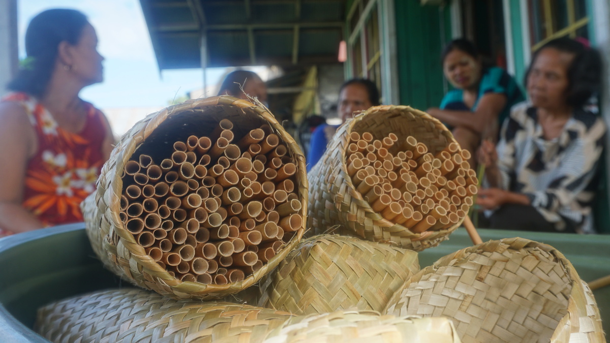 How long it takes for straws to is influenced by the