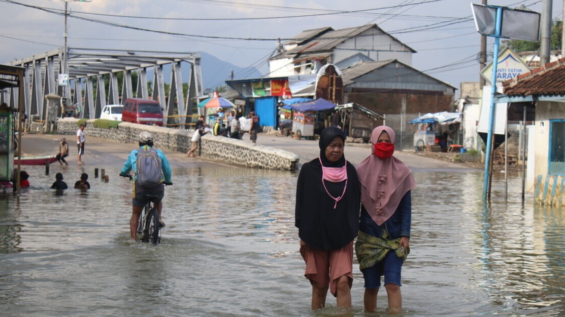Rivers in Indonesia Increasingly Dangerous - Vimarsana News