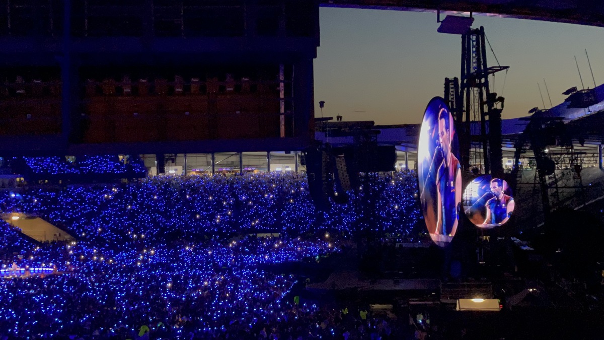  Jakarta Welcomes Coldplay - Kompas.id Motiv 