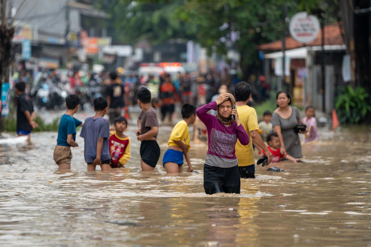 Pantolonsiz uy bekasi Pantolonsiz uy bekasi