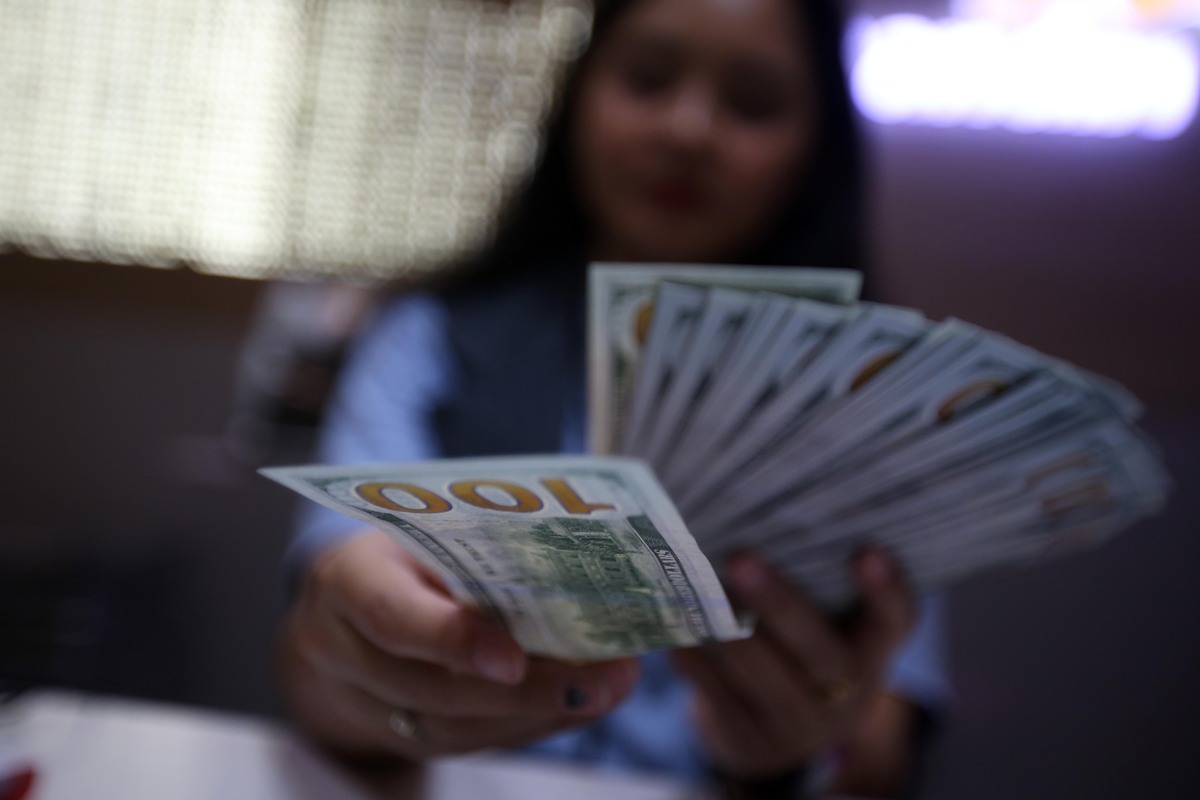 From Monetary Easing to Political Tensions, Domestic Factors Push the Rupiah  to Rp 16,400