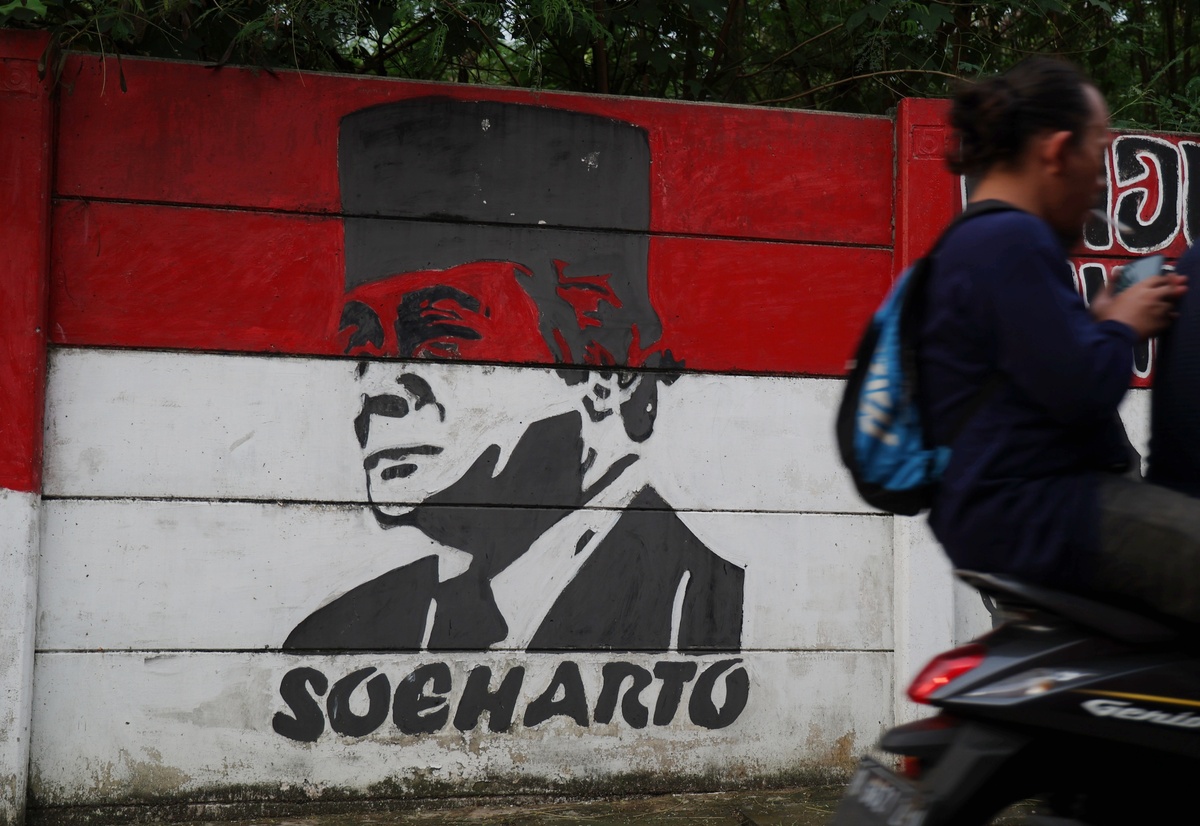 Masyarakat Sipil Desak Pemerintah agar Tidak Beri Gelar Pahlawan untuk Soeharto