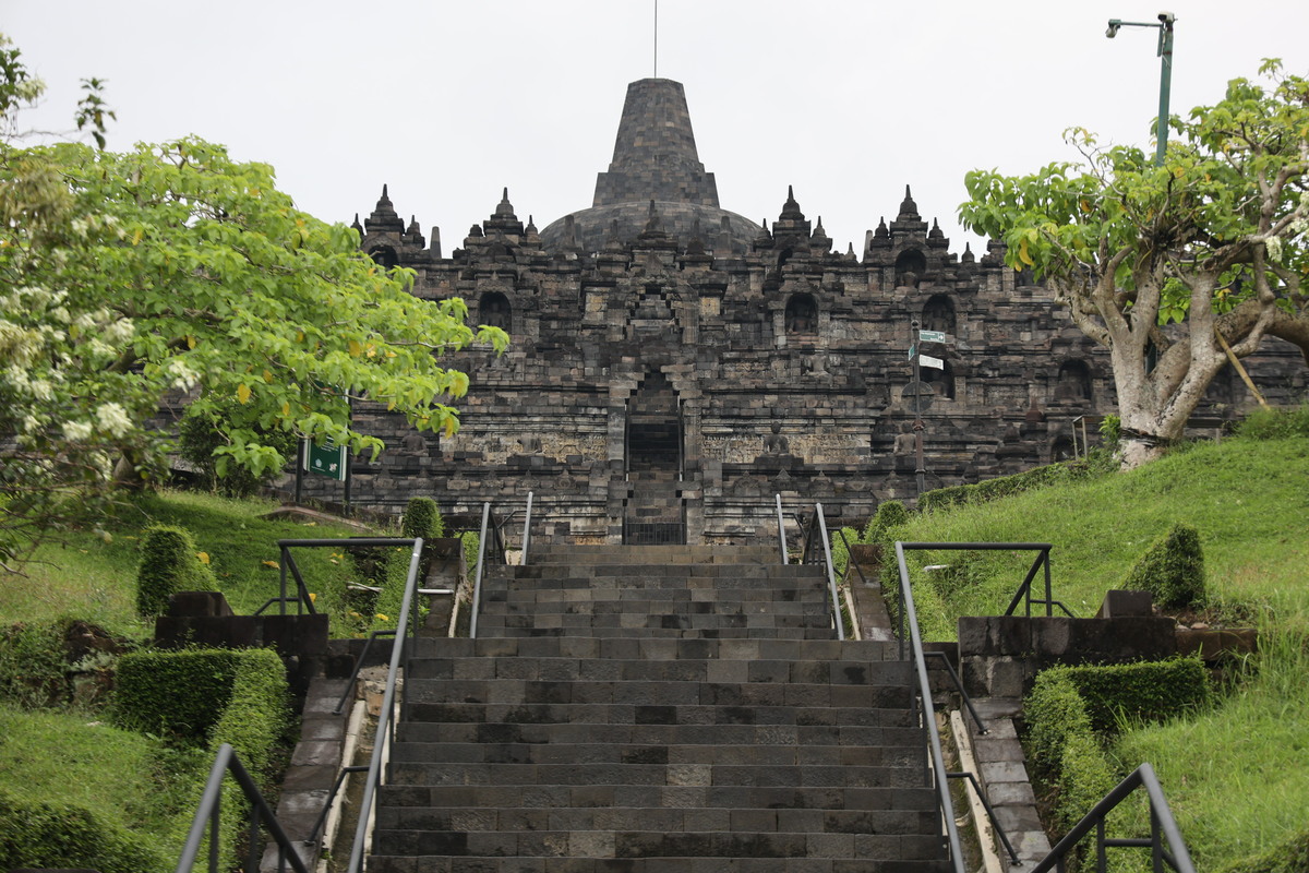Teluku untuk artikel ”Stairlift” di Candi Borobudur untuk Kunjungan Macron, Arkeolog Ingatkan Perlu Kajian