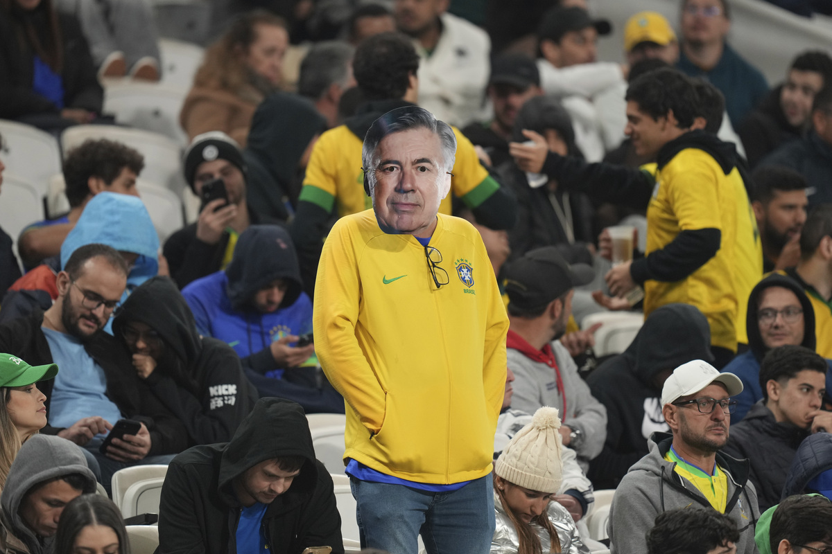 Universitetdan Allaning YouTube porno videosi Yalangoch odamlarning barcha ru suratlari oldida