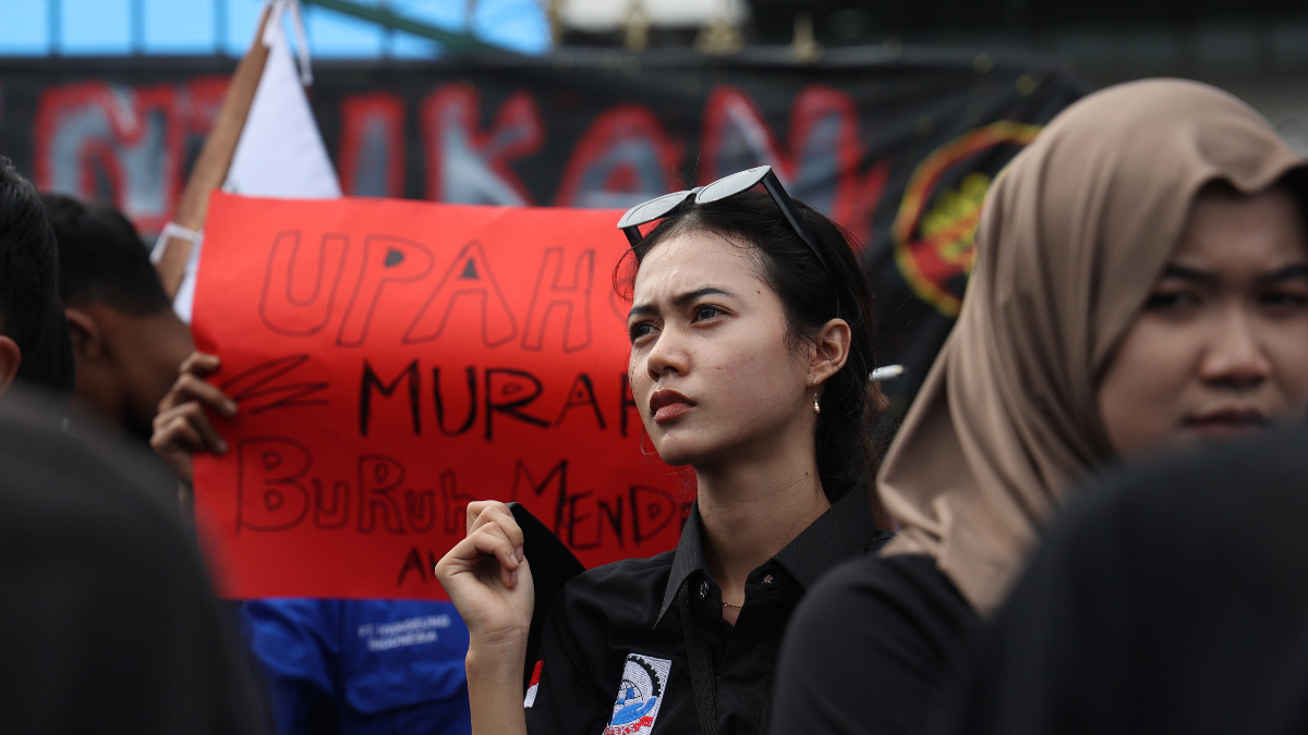 Buruh di Tengah Harga Melonjak dan Upah Tertinggal